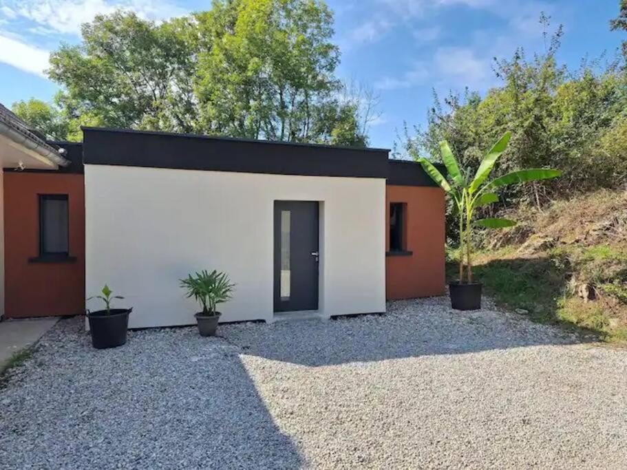 Logement Neuf A 2 Pas Du Lac La Bridoire Экстерьер фото