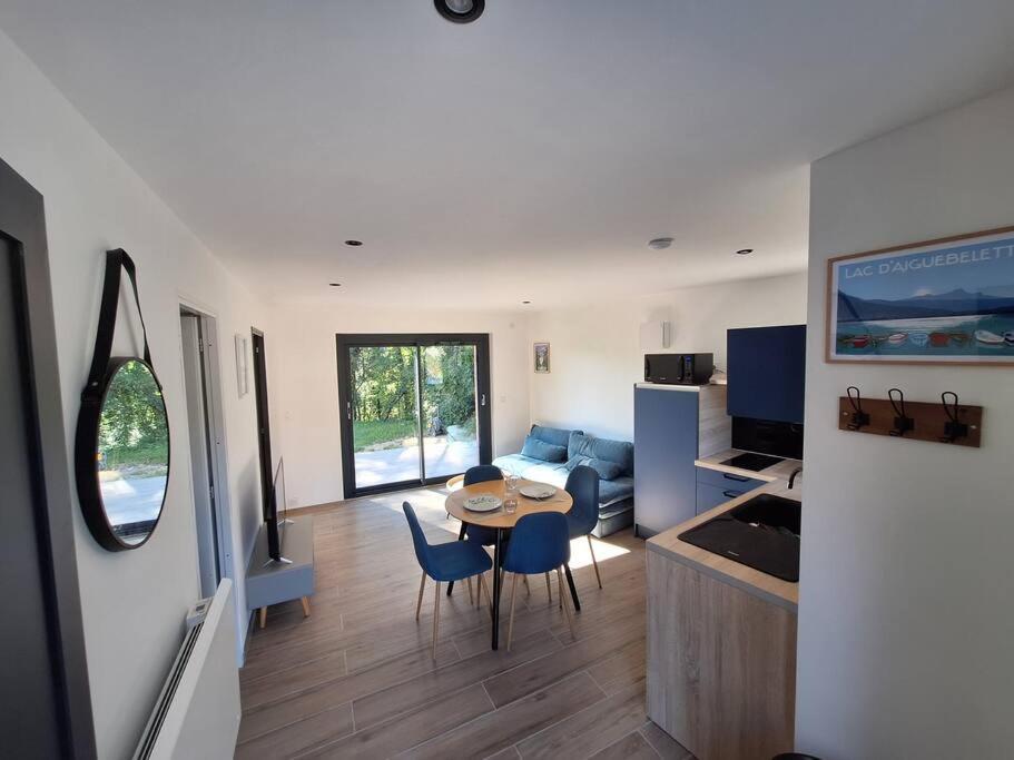 Logement Neuf A 2 Pas Du Lac La Bridoire Экстерьер фото