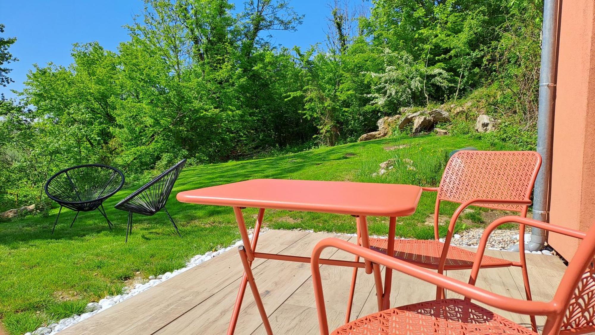 Logement Neuf A 2 Pas Du Lac La Bridoire Экстерьер фото